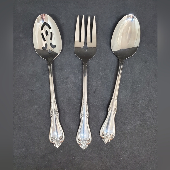 Oneida Other - Vintage Oneida Silver Briarwood  3-PC. Hostess Flatware Stainless 1970-2006